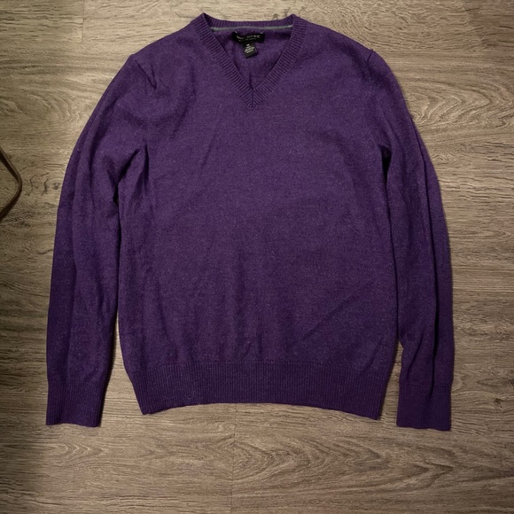 SOLD Banana Republic V-neck Sweater - Picture 1 of 6